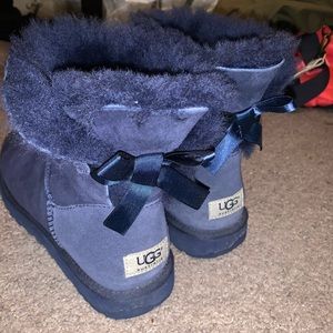 Navy blue short bow uggs-Size 9